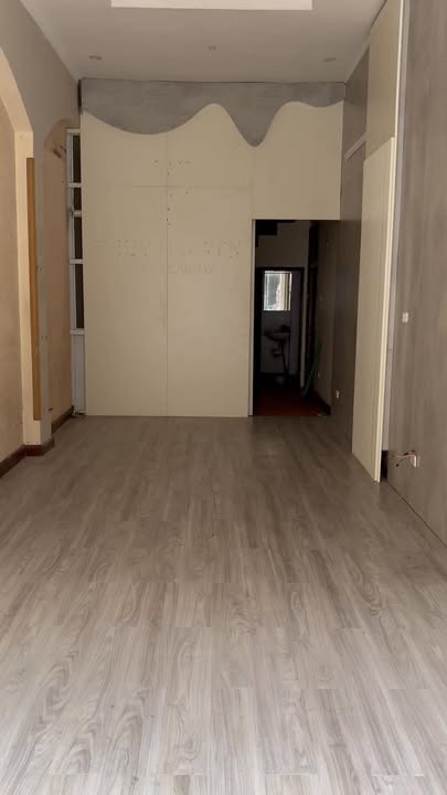 Cho thuê nhà mặt tiền đường Nguyễn Khuyến Đống Đa 200m² giá 36 triệu - Kinh doanh ngay!