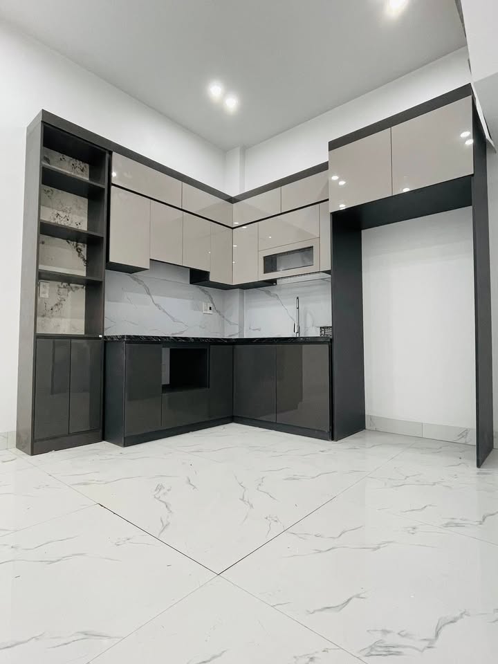 Nhà 3 tầng chính chủ Phường Trần Lãm 42m² - Gần trường học, sẵn sàng trao chìa khóa!