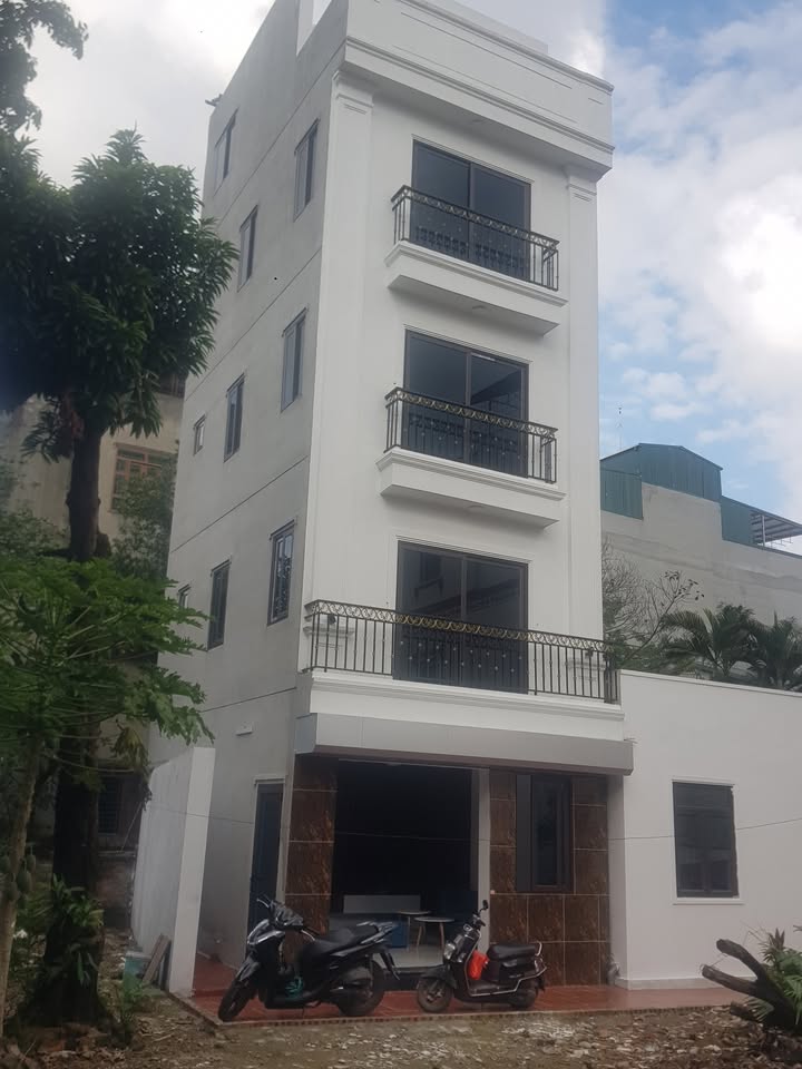 Nhà riêng Dương Nội 40m² giá 7.2 tỷ - Hiện đại, ô tô đỗ cạnh nhà!