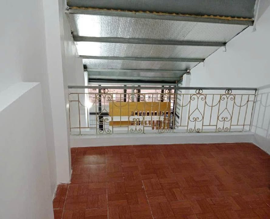 Nhà 3 tầng Sài Đồng 40m² giá 2.55 tỷ - Lô góc ô tô đỗ cửa!