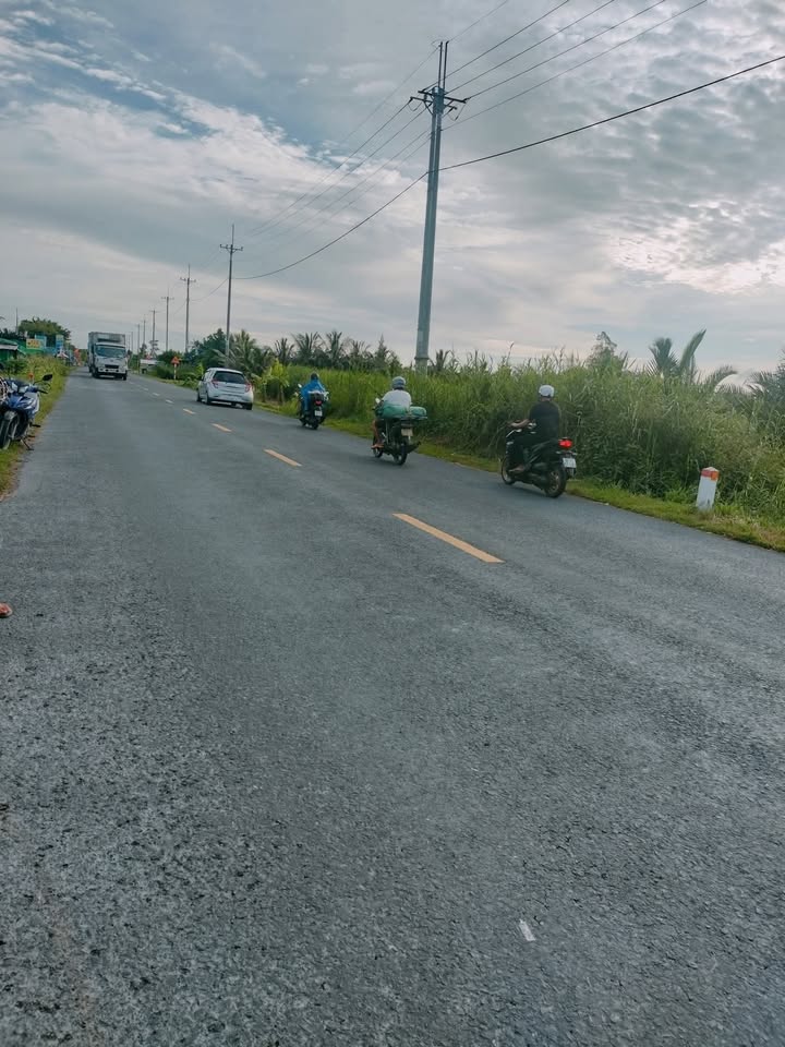 Đất nền mặt tiền Quốc lộ 1A, xã Phú Hưng, 948m² giá 1.25 tỷ - Cơ hội đầu tư tuyệt vời!