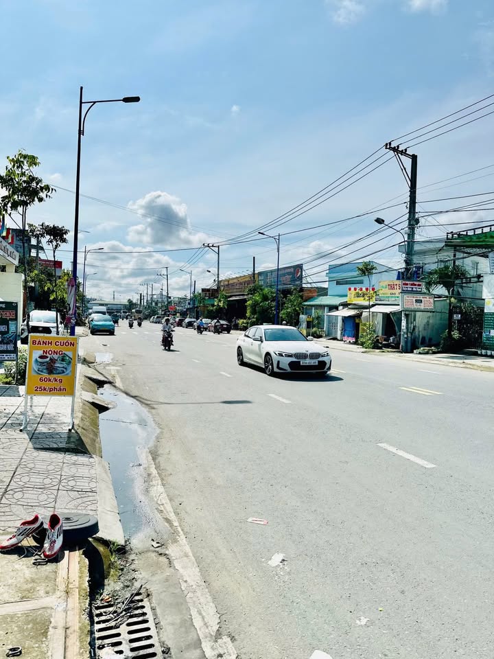 Nhà mặt tiền Hoàng Quốc Việt, 72m² giá 8.5 triệu - Vị trí kinh doanh đắc địa!