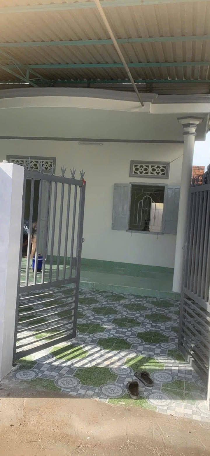 Cho thuê nhà nguyên căn hẻm Đặng Văn Lãnh 120m² - Không gian thoáng đãng, giá tốt!