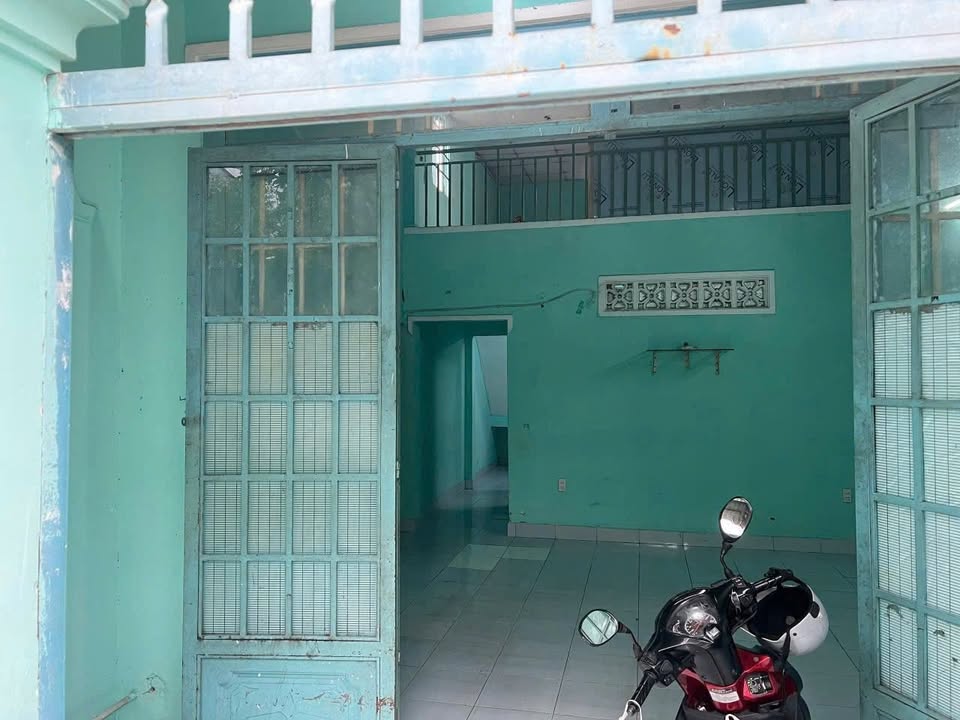 Nhà cho thuê tại Bình Tân 70m² giá 4 triệu - Gác lửng thoáng mát!