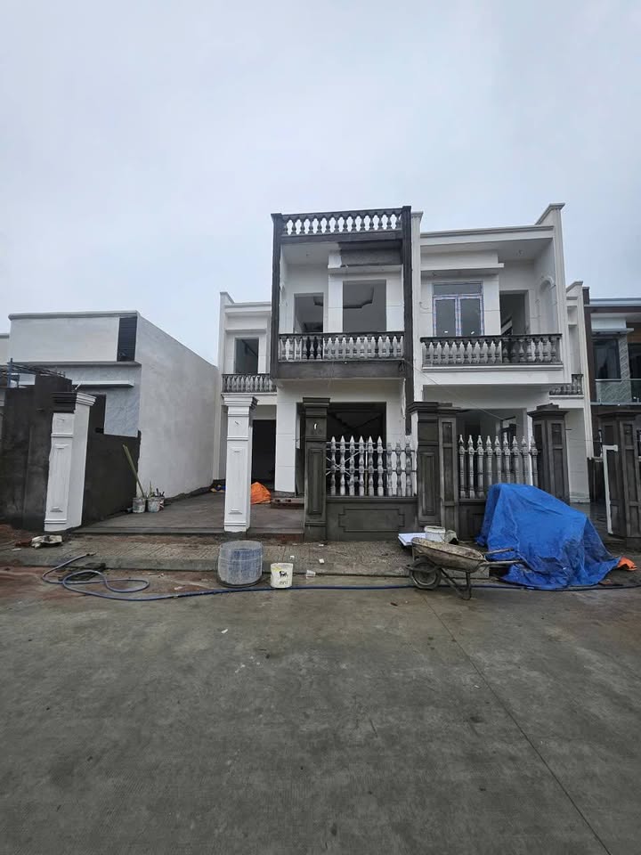 Nhà phố Tam Phước Long Điền 88.8m² giá 2.3 tỷ - Đường rộng, an ninh tốt!