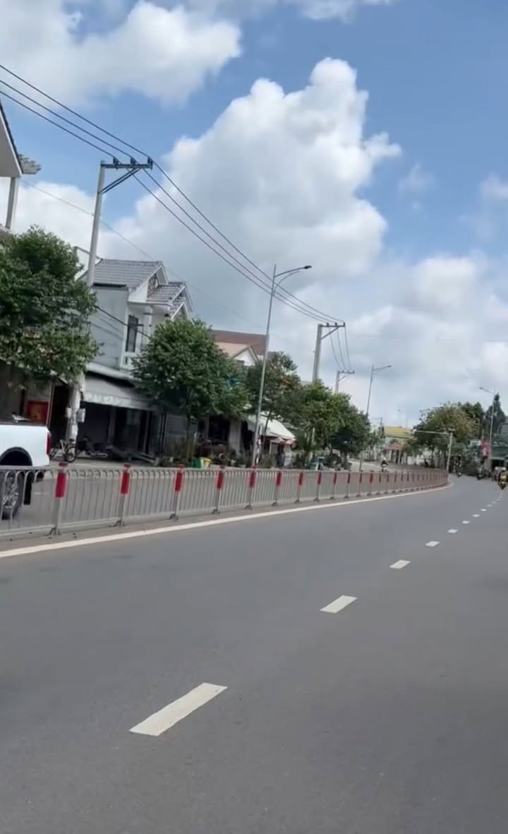 Nhà mặt tiền Tỉnh Lộ 52 Long Phước 255m² giá 4.4 tỷ - Cơ hội kinh doanh tuyệt vời!