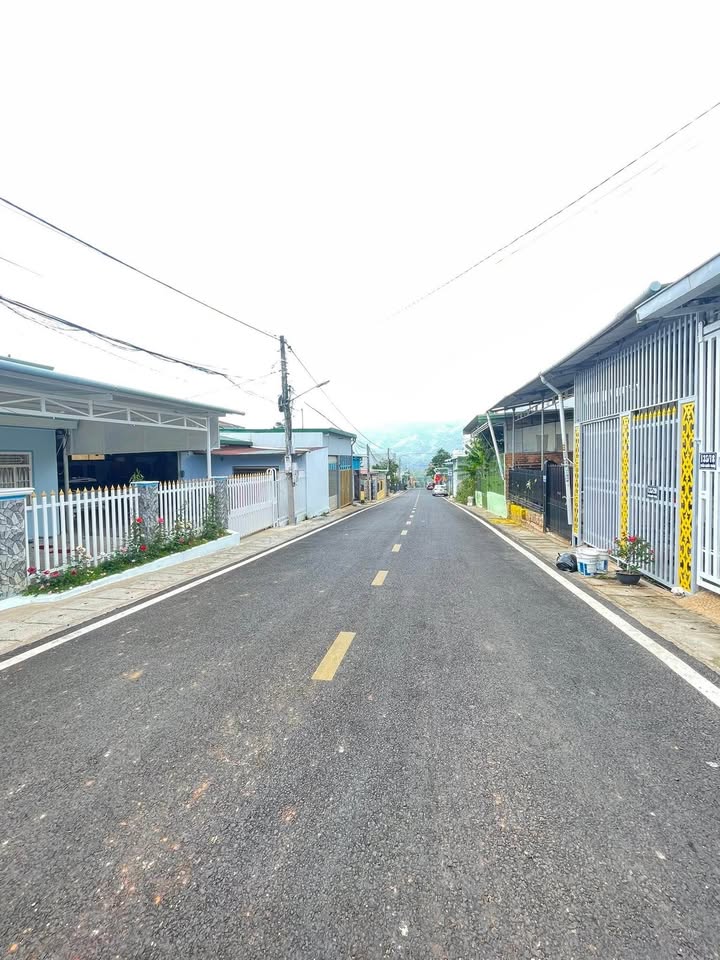 Đất nền Hẻm 135 Trần Quốc Toản, Phường B, Bảo Lộc 300m² - Lô góc 2 mặt tiền, giá chỉ 3.4 tỷ!