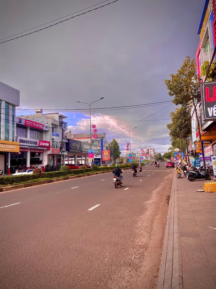 Đất nền Pleiku 420m² giá 5 tỷ - Vị trí trung tâm phố núi thuận lợi!