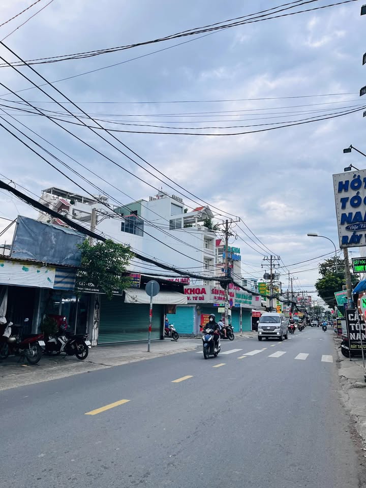 Nhà cấp 4 mặt tiền Lê Văn Quới, Bình Tân 59m² giá 6.5 tỷ - Đang cho thuê 10 triệu/tháng!