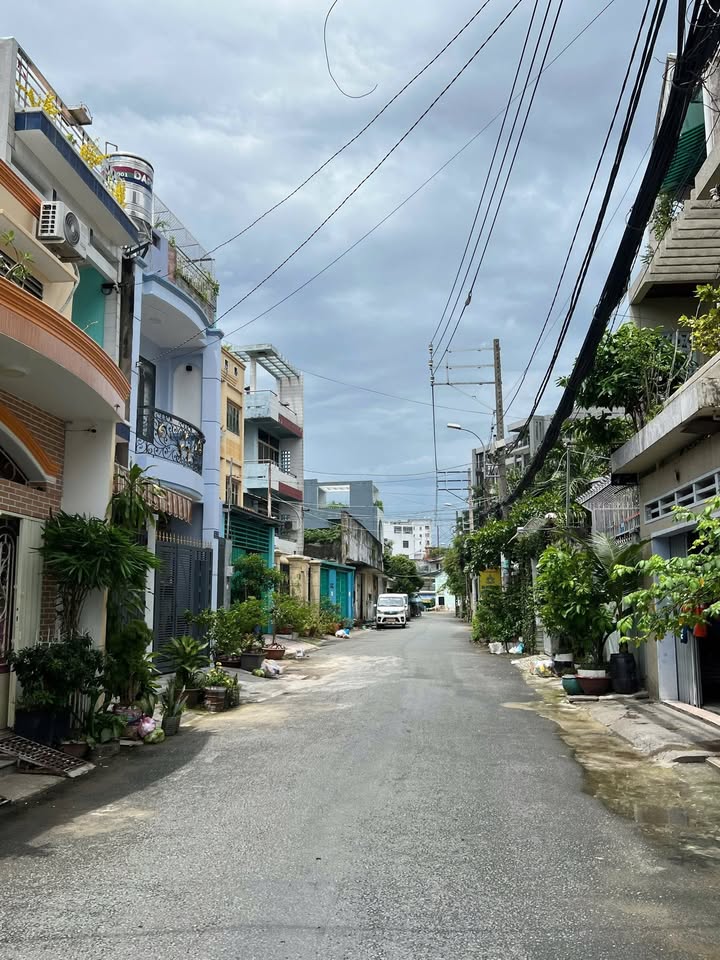 Nhà phố Kinh Dương Vương Quận 6 163m² giá 16 tỷ - Thiết kế hiện đại, sẵn sàng vào ở!