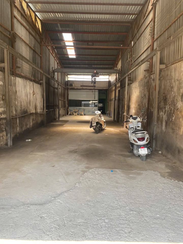 Kho cho thuê mặt tiền Quốc lộ 1K Dĩ An 200m² - Giá chỉ 12 triệu/tháng!