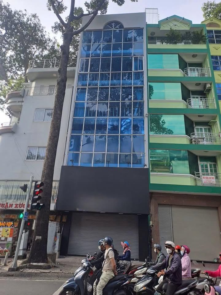 Nhà cho thuê nguyên căn mặt tiền đường Nguyễn Trãi, quận 5, giá thỏa thuận - Phù hợp kinh doanh đa mô hình!