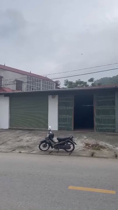 Nhà 3 tầng mới xây tại Xuân Thủy, Yên Lập, 288m² - Gần chợ, trường học!