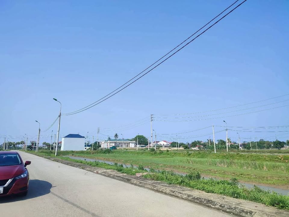 Đất nền Quảng Hải 100m² giá chỉ 1 tỷ - Sổ đỏ chính chủ, vị trí đắc địa!