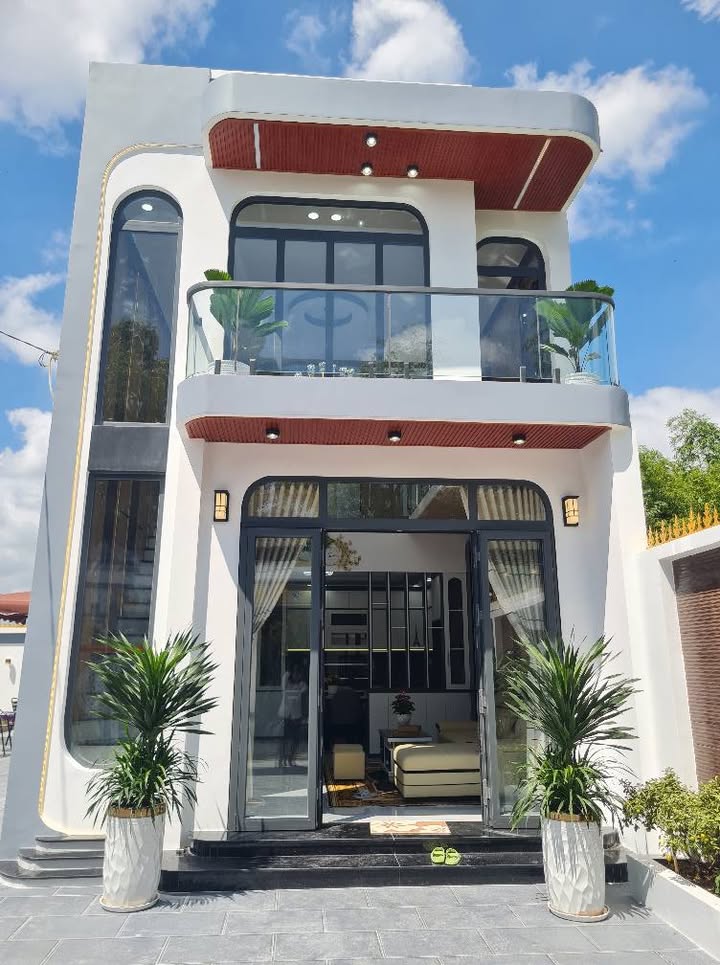 Nhà phố hiện đại tại Cần Giuộc 283m² giá 3.98 tỷ - Không gian sống lý tưởng!