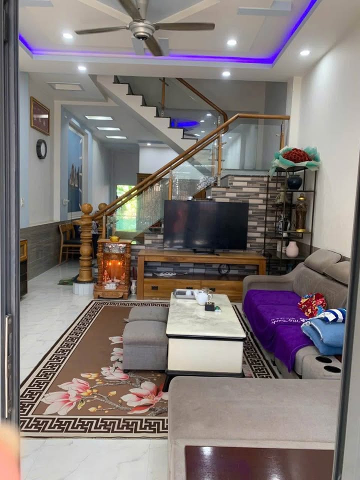 Nhà đẹp Tân Hiệp 72m² giá 2.35 tỷ - Thiết kế hiện đại, sẵn sàng vào ở!