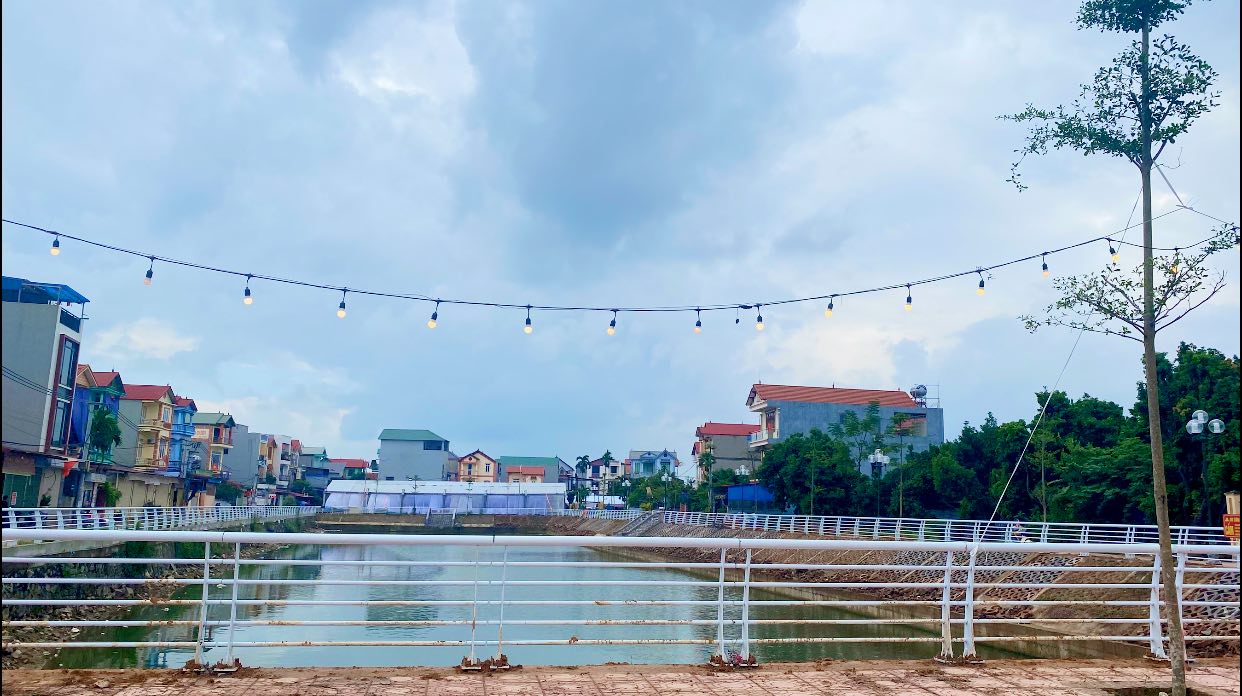 Nhà phố Quang Minh 100m² giá 4.7 tỷ - View hồ sang trọng, ô tô tránh nhau