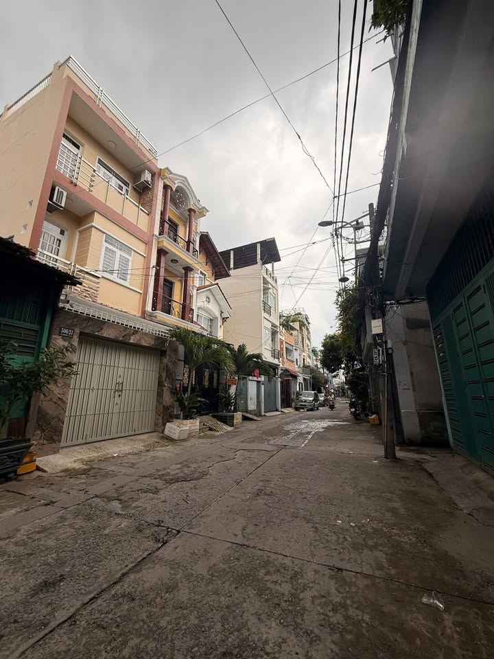 Nhà hẻm 506 Lạc Long Quân Quận 11 64m² - Lô góc rộng rãi, tiện ích đầy đủ!