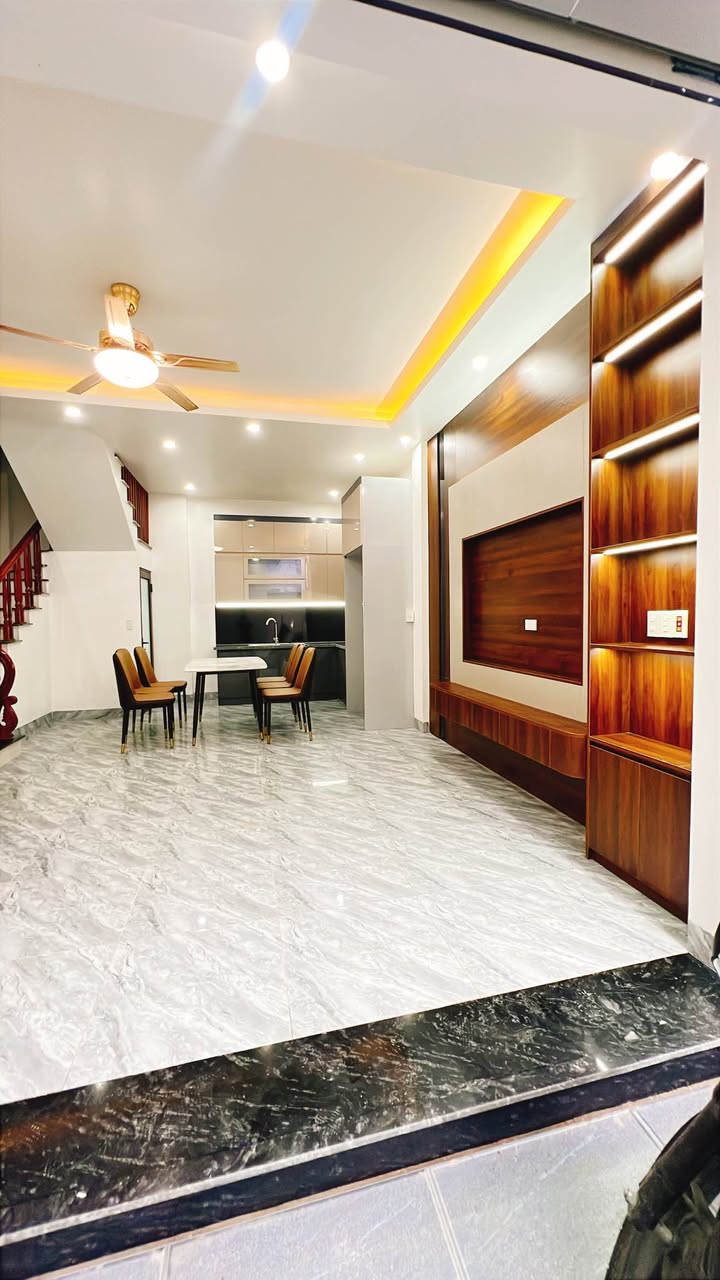 Nhà 3 tầng tại Quang Trung, Thái Bình giá 2 tỷ - Sổ đỏ chính chủ, vào ở ngay!