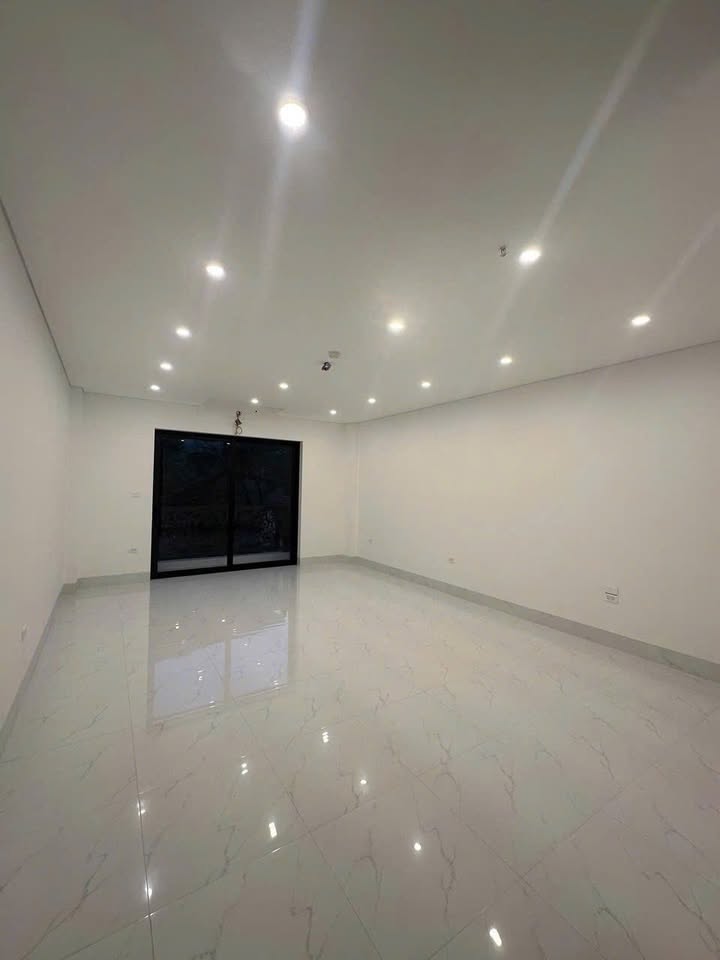 Nhà cho thuê phố Pháo Đài Láng, Đống Đa 54m² giá 30 triệu - Vị trí đắc địa, ô tô đỗ cửa!