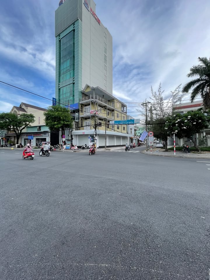 Nhà góc 2 mặt tiền Trần Phú - Lý Thường Kiệt, Rạch Giá 120m² giá 11 tỷ - Vị trí đắc địa cho kinh doanh!