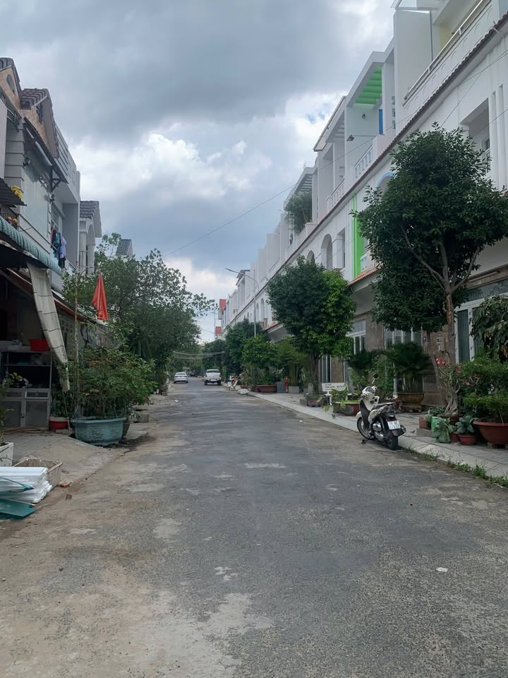 Kho cho thuê tại KDC Hưng Phú 1, Cái Răng 81m² giá 4.5 triệu - Không gian rộng rãi, thuận tiện kinh doanh!