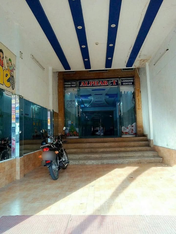 Nhà 5 tầng có thang máy cho thuê tại đường Mậu Thân, Cần Thơ - Tiện nghi đầy đủ!