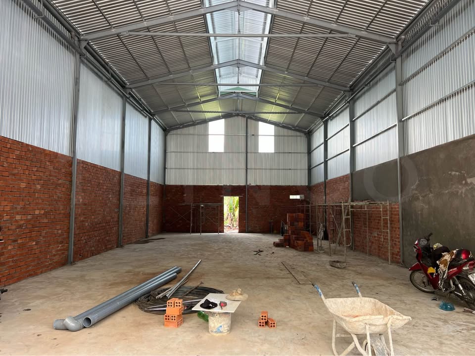 Cho thuê kho xưởng 225m² tại KDC Ngân Thuận, Bình Thủy, Cần Thơ - Kho mới hoàn thiện 100%!