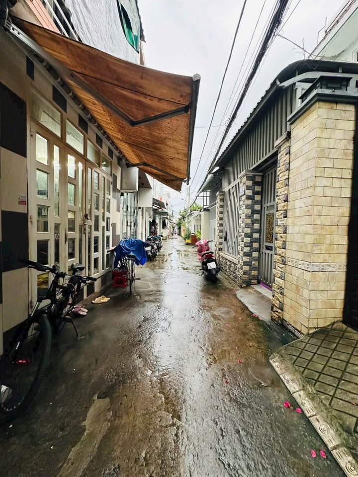 Nhà nguyên căn hẻm 98 Phạm Ngũ Lão, 1 trệt 1 lầu giá 2.8 triệu - Vị trí trung tâm sầm uất!