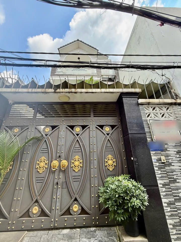 Nhà phố Gò Vấp 117m² giá 12.8 tỷ - Hẻm xe hơi, 3 tầng đúc