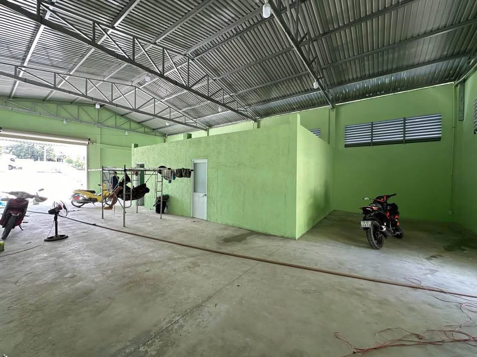 Kho xưởng cho thuê mặt tiền Quốc lộ 22, Củ Chi 200m² - Giá tốt cho kinh doanh!