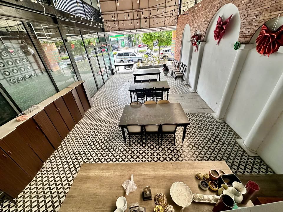 Cho thuê nhà mặt tiền đường 2/9, Đà Nẵng - Diện tích 300m², vị trí đắc địa cho kinh doanh!