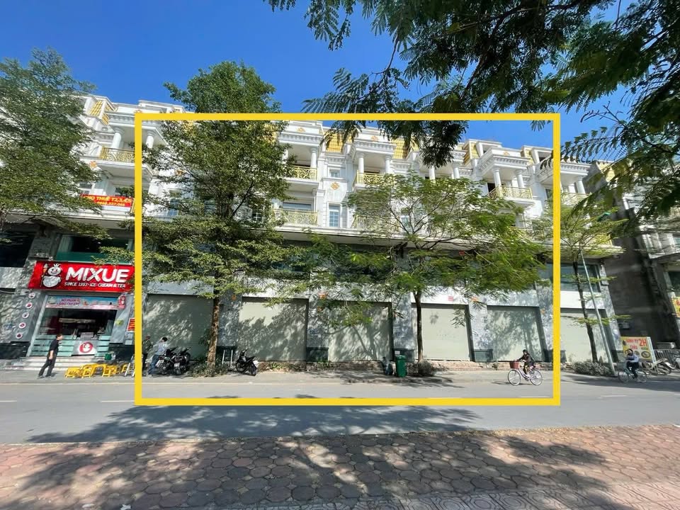 Cho thuê Shophouse Lê Trọng Tấn 400m² giá 120 triệu - Vị trí đắc địa tại Hà Đông!