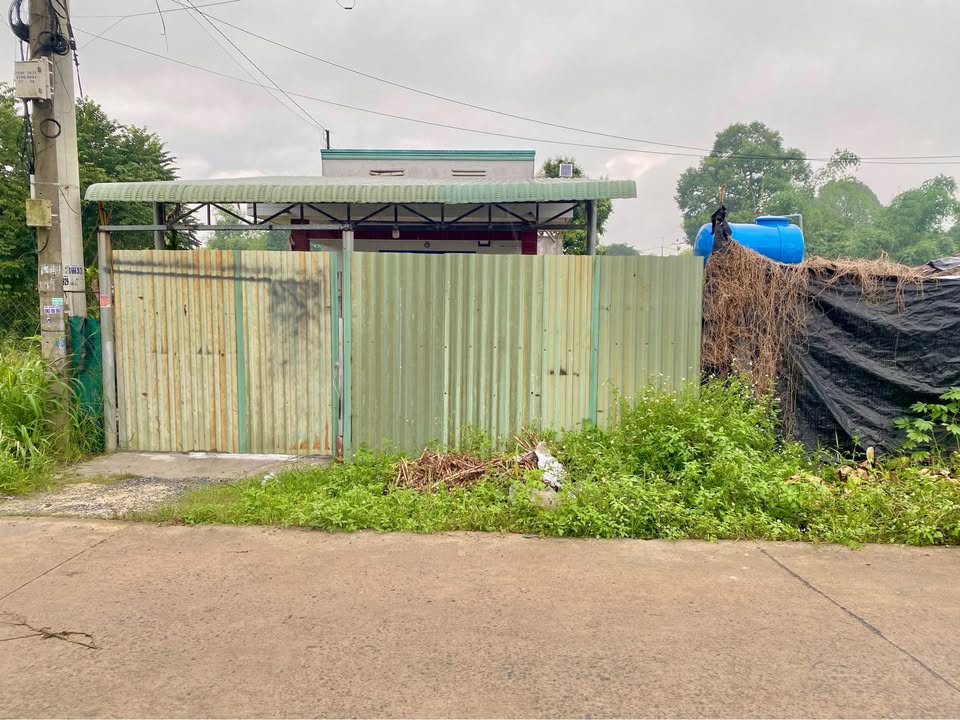 Bán nhà Củ Chi 198m² giá 3.3 tỷ - Vị trí đắc địa, tiện ích đầy đủ!