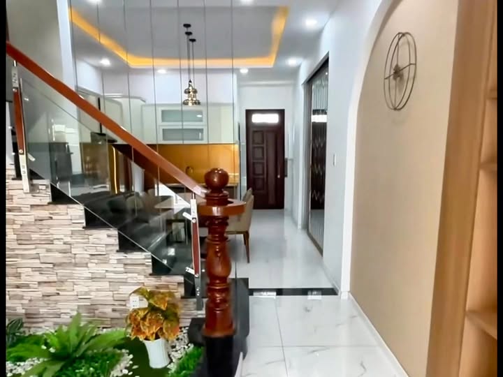 Nhà phố Dĩ An 68m² giá 5.1 tỷ - Chính chủ, sổ hồng riêng!