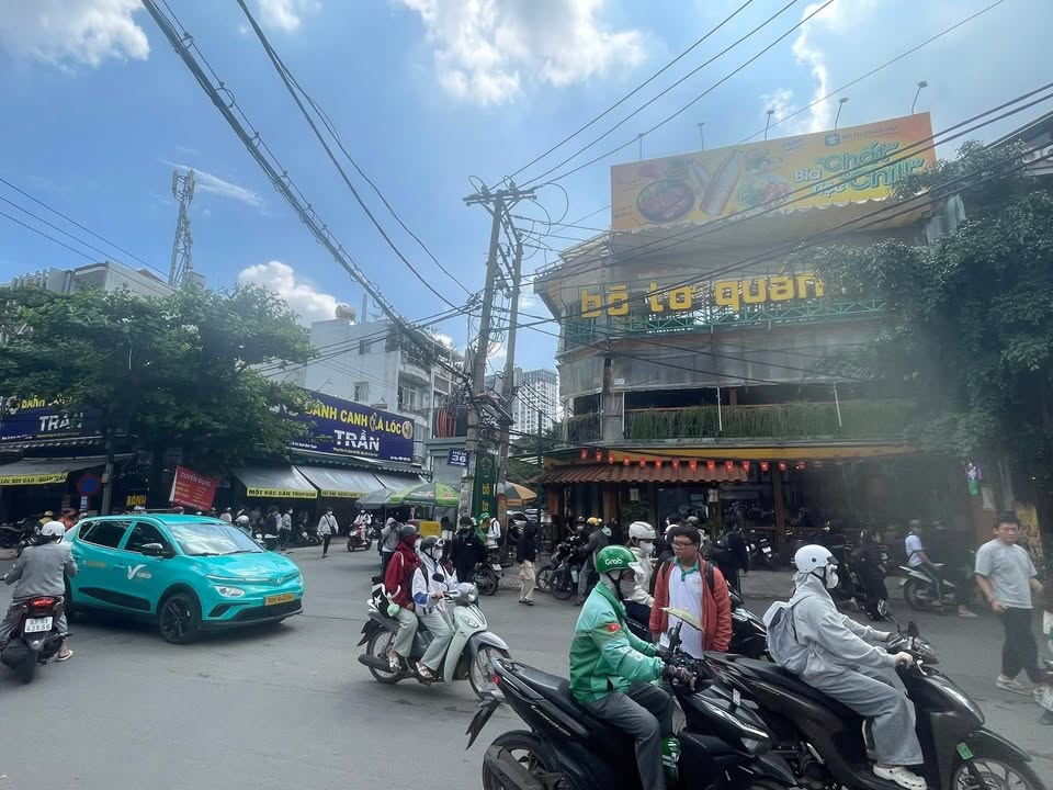 Đất nền đường D2, Bình Thạnh, 300m² giá 60 tỷ - Độc bản, siêu hiếm!