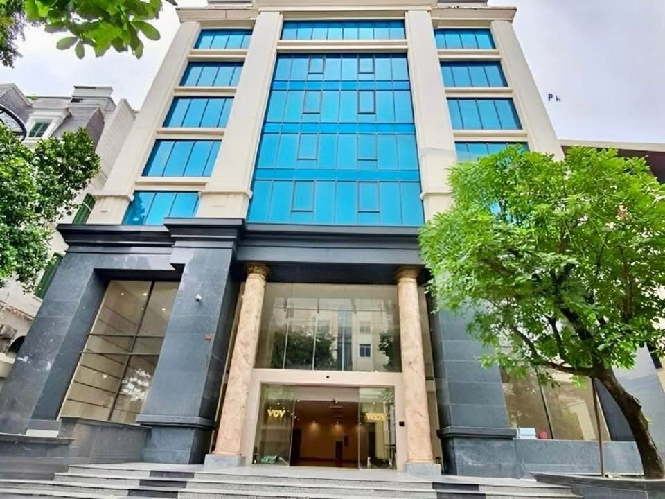Tòa văn phòng Hoàng Cầu 410m² giá 240 tỷ - Vị trí kim cương, hoàn công chuẩn