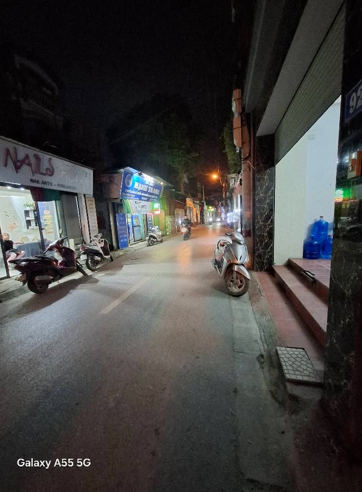 Cho thuê nhà nguyên căn mặt phố Thanh Lân 60m² giá 15 triệu - Kinh doanh sầm uất!