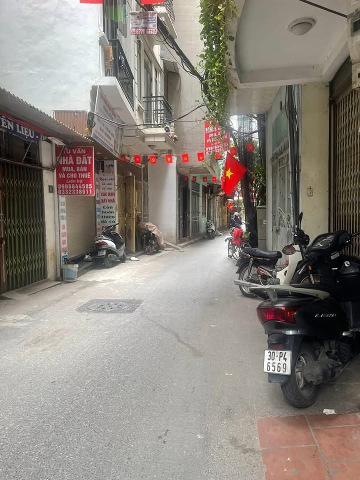 Nhà nguyên căn Tân Mai 5 tầng - Thoáng mát, sạch sẽ, giá thỏa thuận!