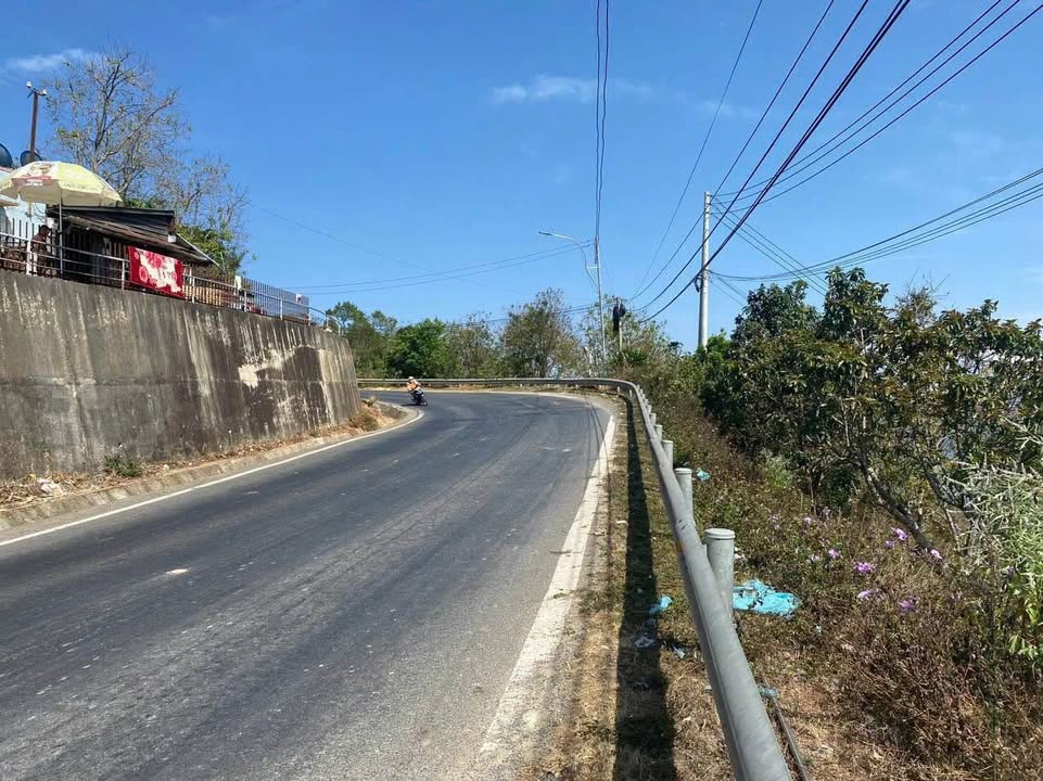 Đất nền mặt tiền Quốc lộ 20 - Phường Xuân Trường, Đà Lạt - 4500m² giá 25 tỷ - Đầu tư sinh lời!