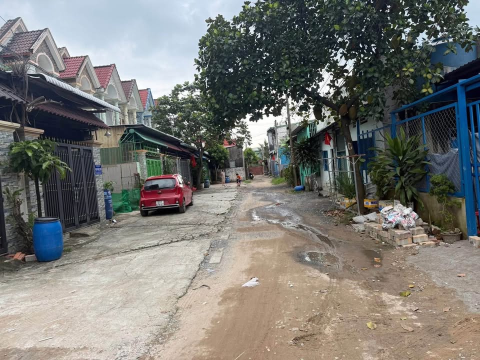 Nhà phố Dĩ An, Bình Dương 92m² giá 6.8 tỷ - Hoàn công đẹp, ô tô vào tận nhà!