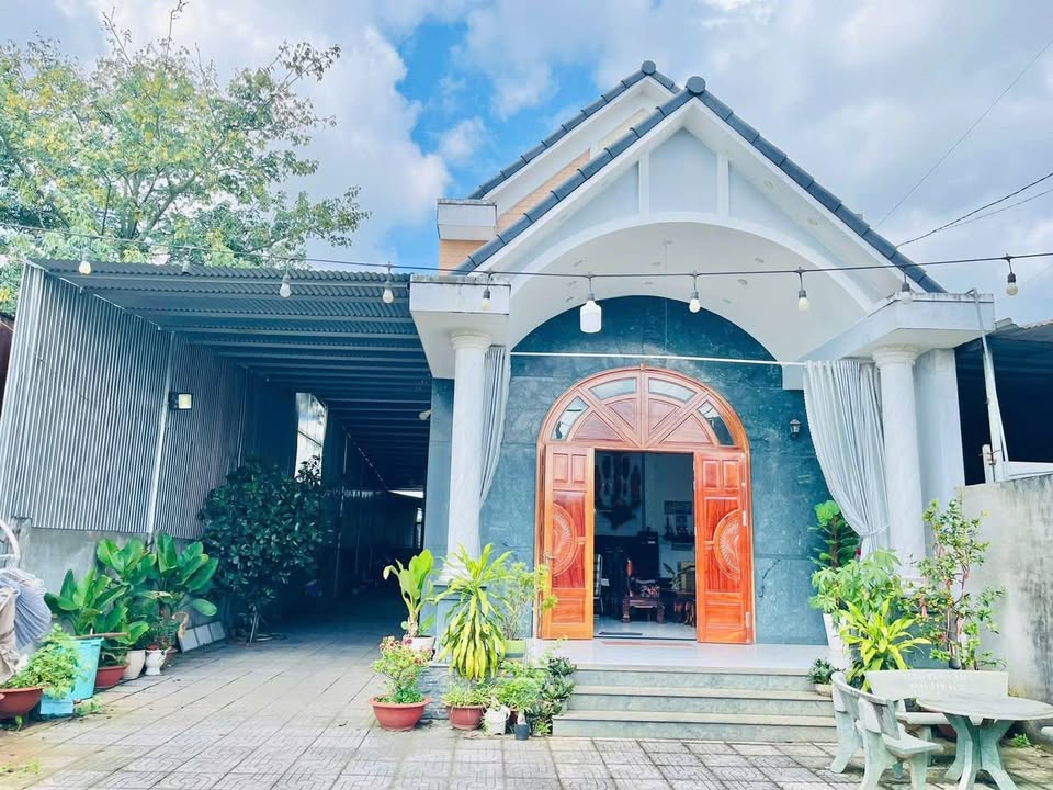 Nhà riêng Trảng Bom 530m² giá 4.2 tỷ - Sổ hồng chính chủ, tiện ích đầy đủ!