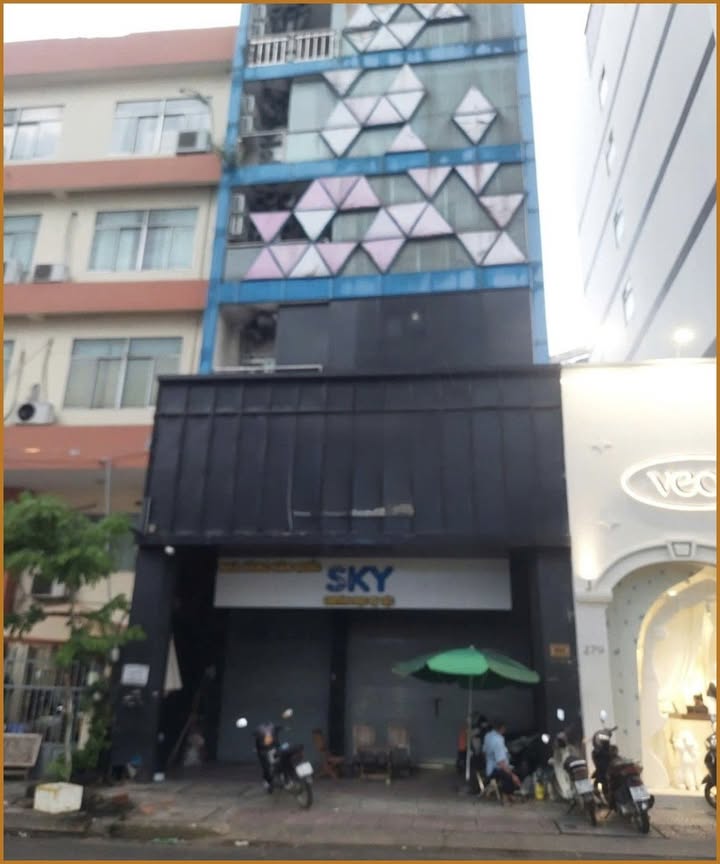 Cho thuê Building mặt tiền Nguyễn Trãi, quận 1, 128m² - Thiết kế hiện đại, sẵn sàng vận hành!