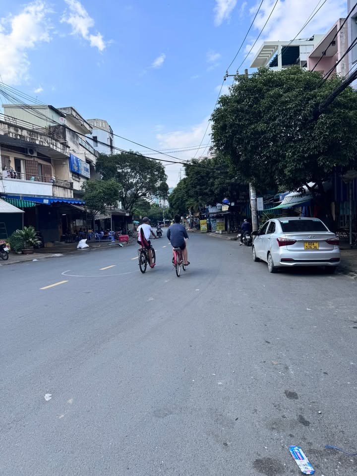 Nhà riêng Lạc Long Quân, quận 11, 32m² giá 5 tỷ - Chính chủ, công chứng ngay!