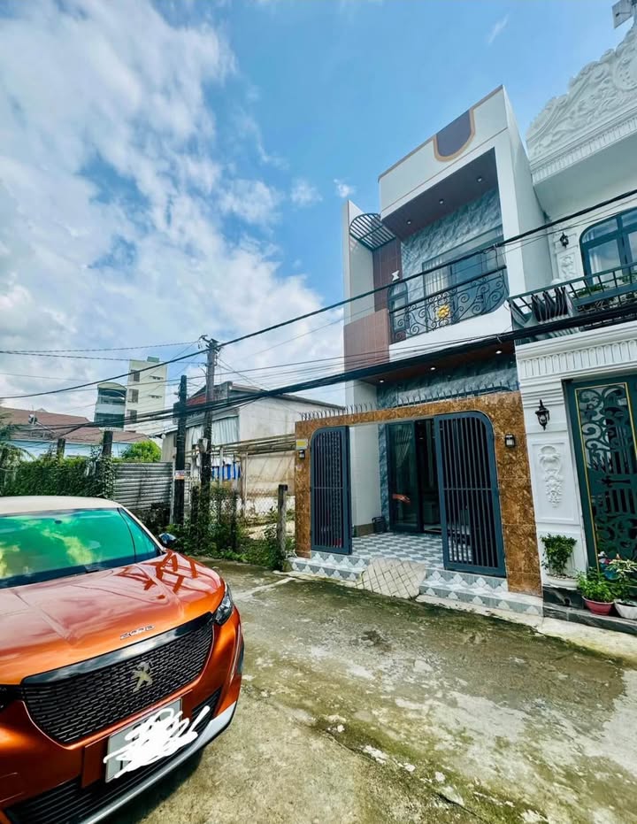 Nhà phố Trần Hưng Đạo, Mỹ Tho 76m² giá 2 tỷ - Thiết kế hiện đại, sẵn sàng ở ngay!