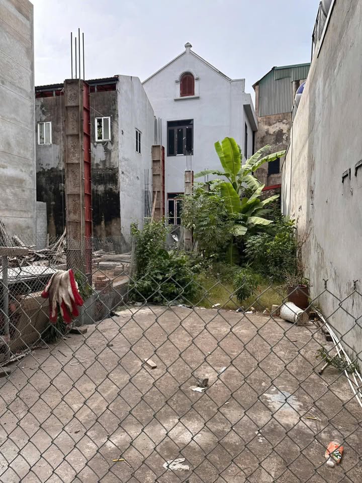 Đất thổ cư Ngũ Hiệp, Thanh Trì 40m² giá 4.15 tỷ - Vị trí đẹp, tiện ích đầy đủ!