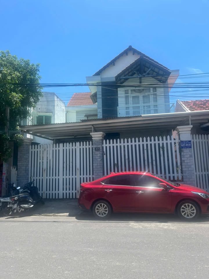 Nhà 2 tầng Phước Hải 265,7m² giá 22,6 tỷ - Thiết kế hiện đại, giao thông thuận tiện!