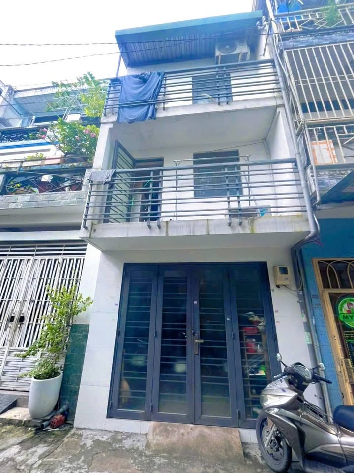 Nhà phố Tân Phú 14m² giá 2 tỷ - Vị trí đẹp, tiện ích đầy đủ!