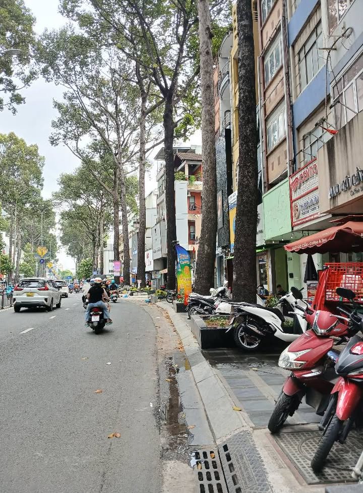 Nhà 6 tầng mặt tiền đường Ba Tháng Hai, quận 10 - Đầu tư sinh lời với 23.99 tỷ!