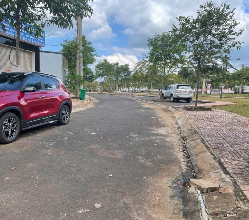 Bán lô đất Võ Thị Sáu, Tân Lập, BMT 100m² giá 3.1 tỷ - Đường rộng rãi, gần chợ!